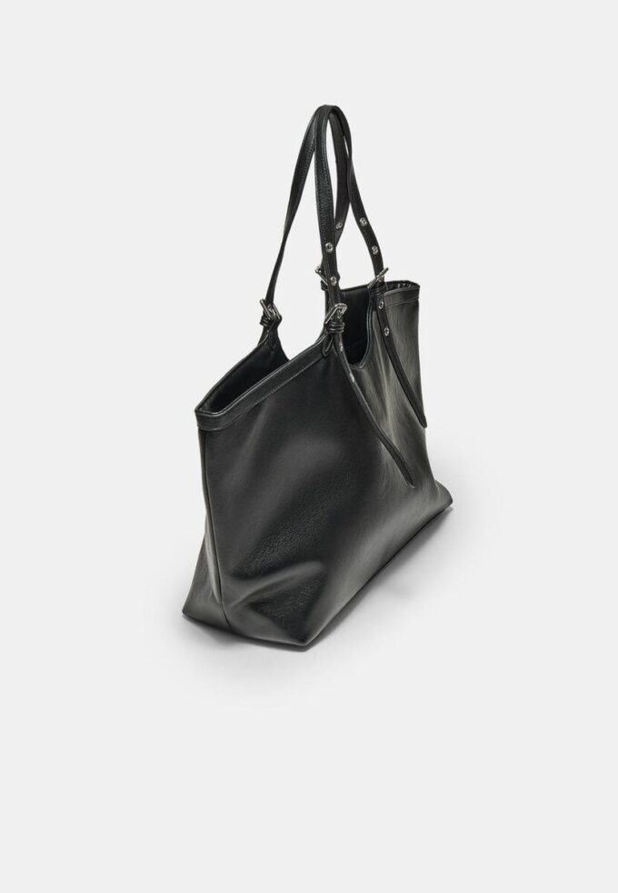 Saco Tote com Detalhe de Mini Fivela