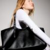 Saco Tote com Detalhe de Mini Fivela