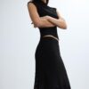 Saia midi assimétrica em renda Saia midi assimétrica em renda