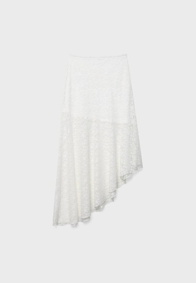 Saia midi assimétrica em renda Saia midi assimétrica em renda