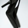 Sapatos básicos com tiras atrás