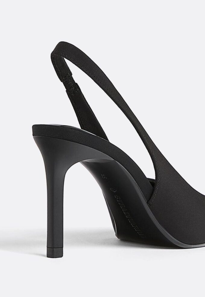 Sapatos básicos com tiras atrás