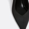 Sapatos básicos com tiras atrás