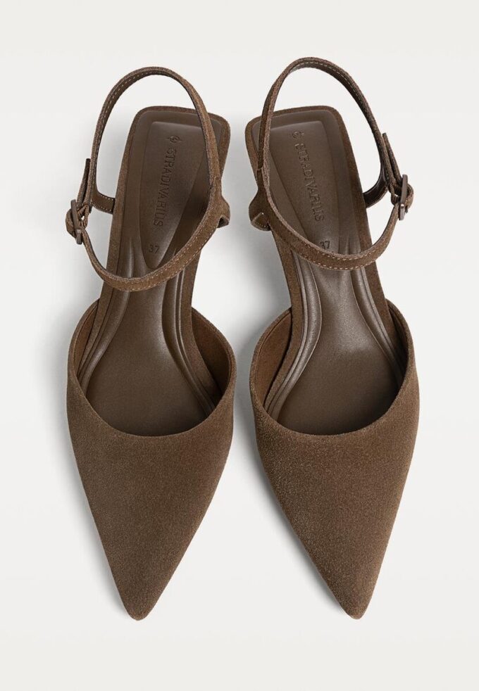 Sapatos de pele com salto baixo