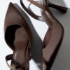 Sapatos de salto agulha com efeito acetinado Sapatos de salto agulha com efeito acetinado