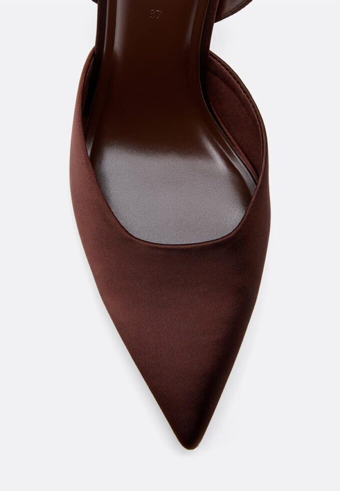 Sapatos de salto agulha com efeito acetinado Sapatos de salto agulha com efeito acetinado