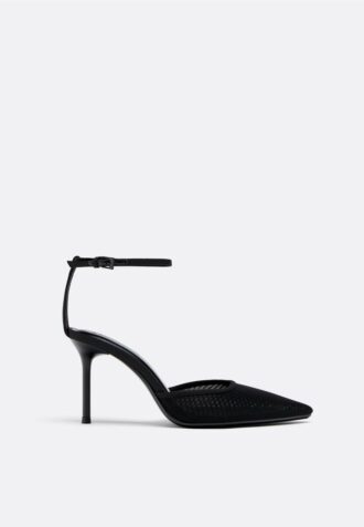 Sapatos de salto alto em malha