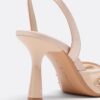 Sapatos de salto alto em malha com strass Sapatos de salto alto em malha com strass