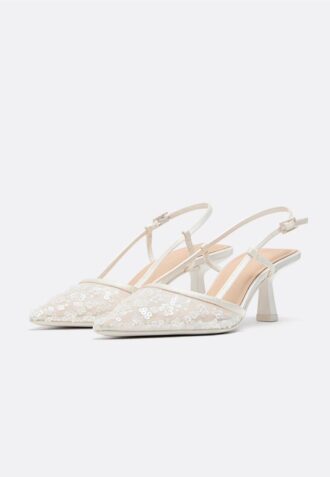 Sapatos de salto baixo com malha e strass