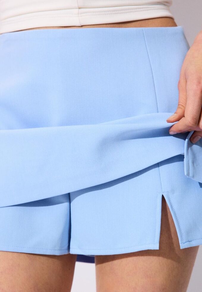 Skort com fenda lateral