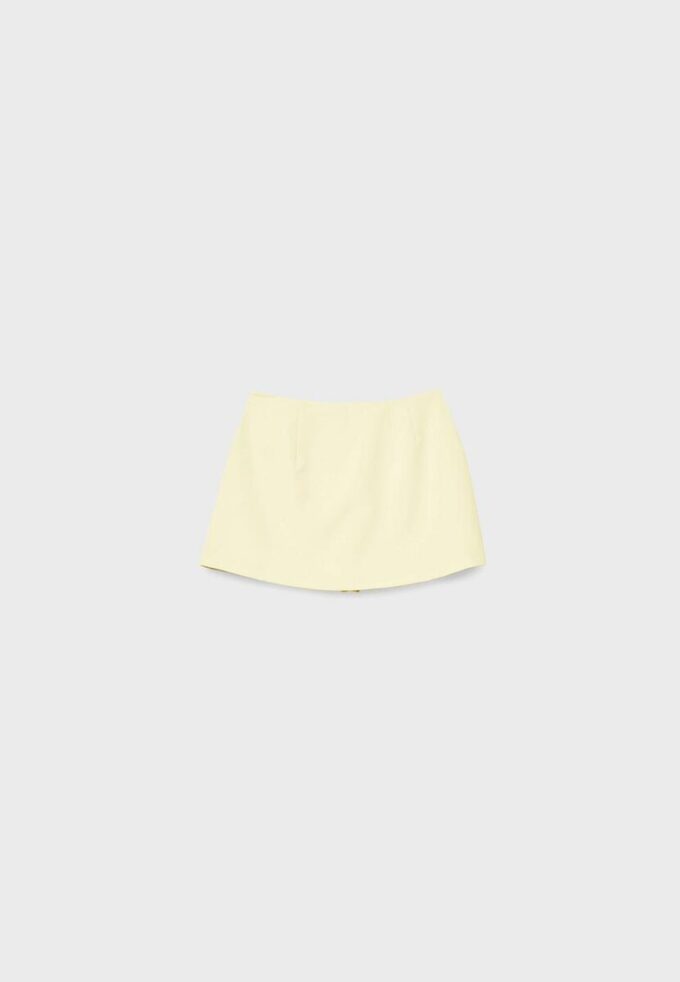 Skort com fenda lateral Skort com fenda lateral