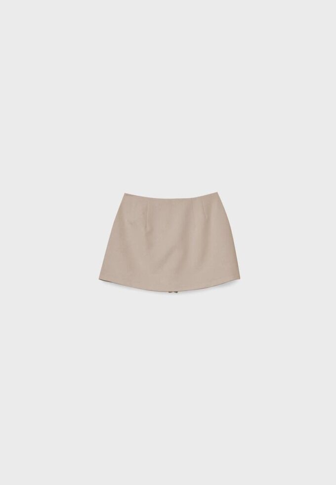 Skort com fenda lateral Skort com fenda lateral