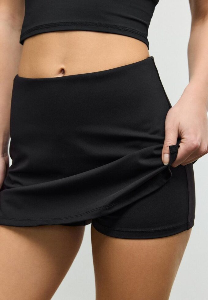 Skort desportiva curta