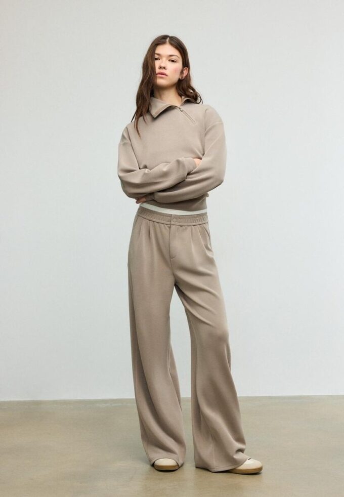 Sweatshirt de toque suave com fecho lateral Sweatshirt de toque suave com fecho lateral