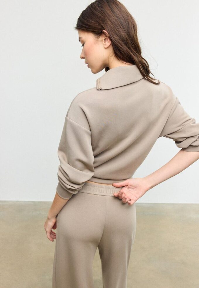Sweatshirt de toque suave com fecho lateral Sweatshirt de toque suave com fecho lateral