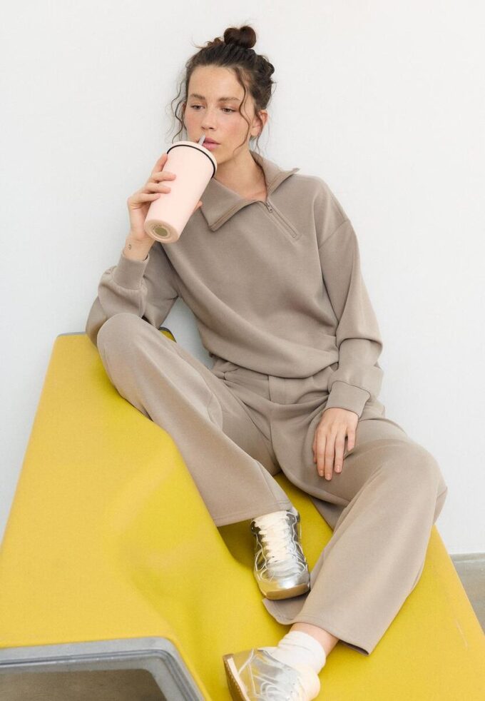 Sweatshirt de toque suave com fecho lateral Sweatshirt de toque suave com fecho lateral