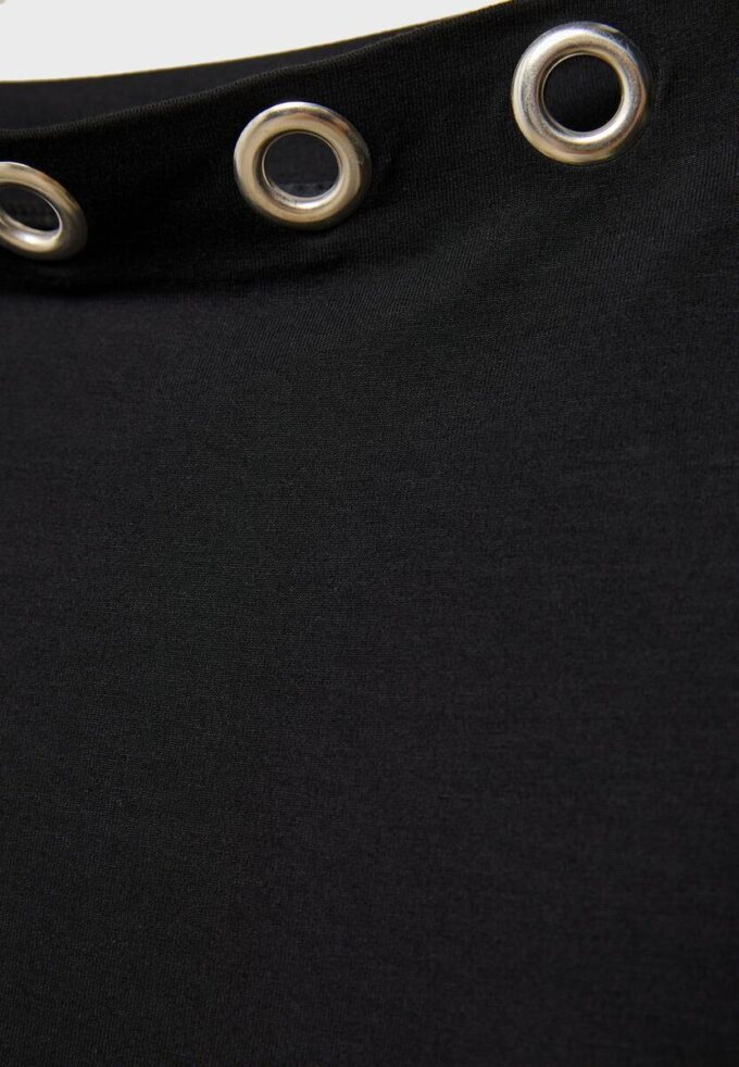 T-shirt assimétrica com ilhós T-shirt assimétrica com ilhós