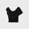 T-shirt assimétrica com tachas T-shirt assimétrica com tachas