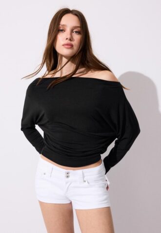T-shirt assimétrica em modal T-shirt assimétrica em modal
