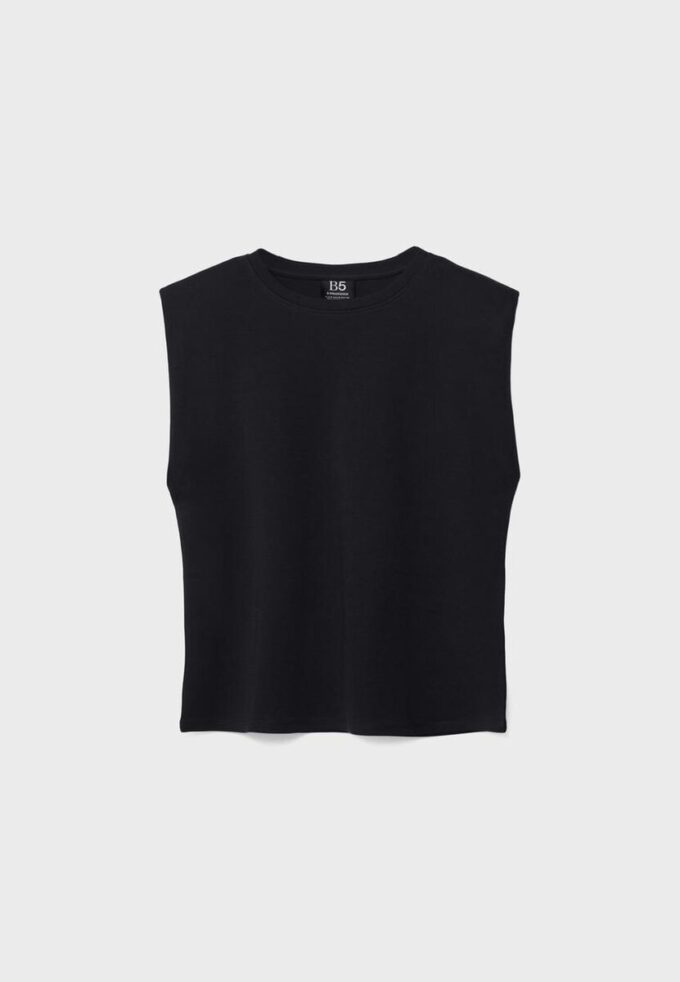 T-shirt básica com ombreiras T-shirt básica com ombreiras