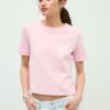 T-shirt básica de corte regular e tecido pesado