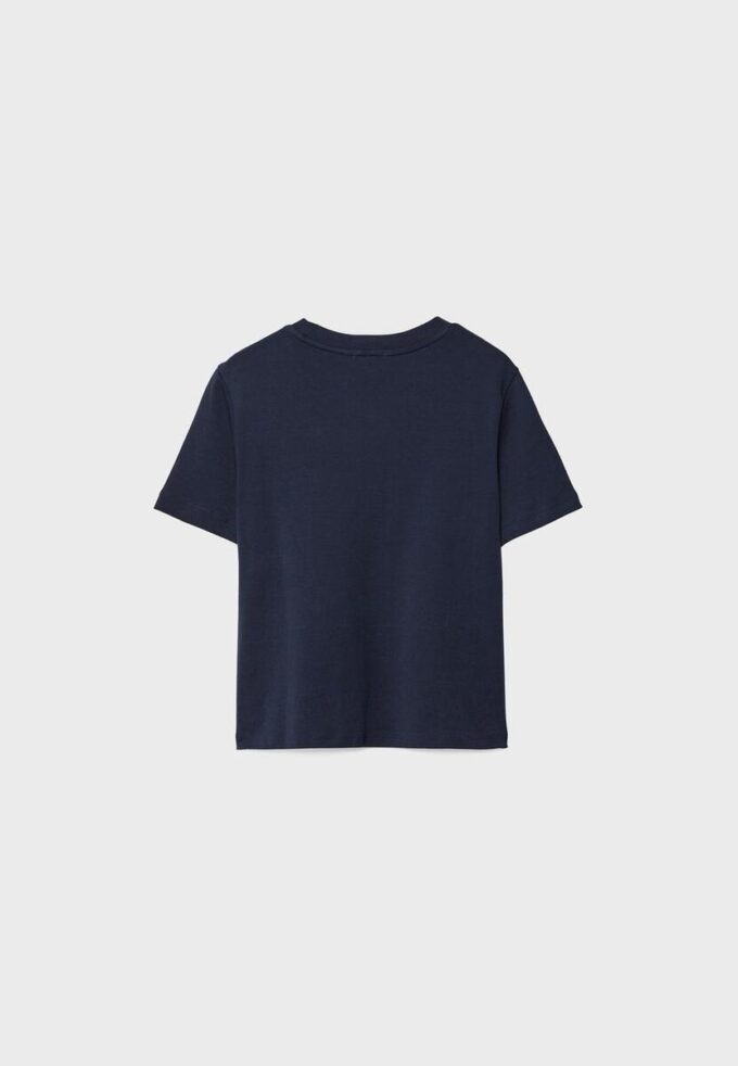 T-shirt básica de corte regular e tecido pesado T-shirt básica de corte regular e tecido pesado