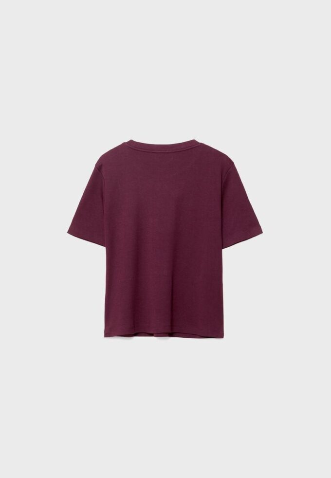 T-shirt básica de corte regular e tecido pesado T-shirt básica de corte regular e tecido pesado