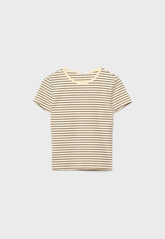 T-shirt básica de riscas com corte justo T-shirt básica de riscas com corte justo