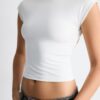 T-shirt com costas abertas T-shirt com costas abertas