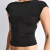 T-shirt com costas abertas T-shirt com costas abertas