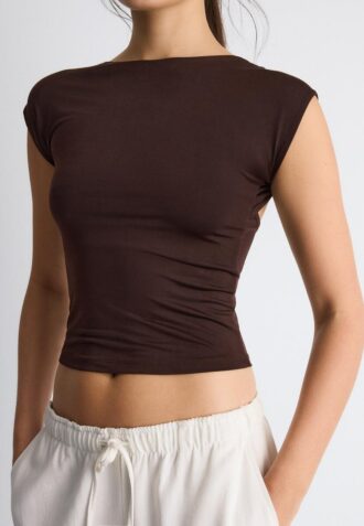T-shirt com costas abertas