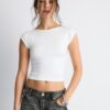 T-shirt com costas abertas T-shirt com costas abertas