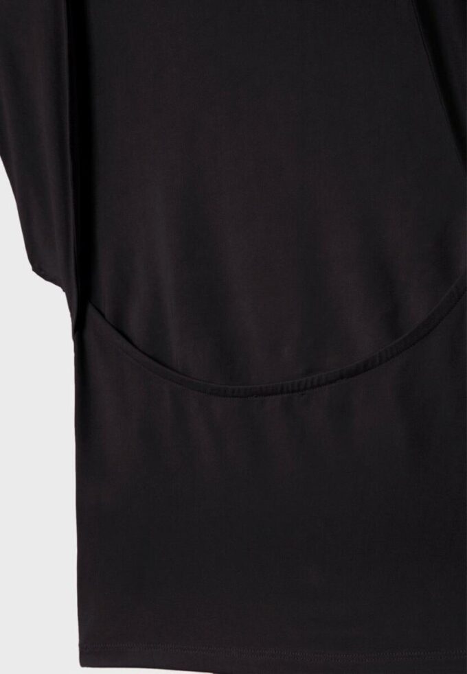 T-shirt com costas abertas T-shirt com costas abertas