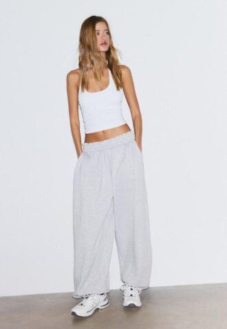 T-shirt com decote halter