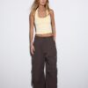 T-shirt com decote halter