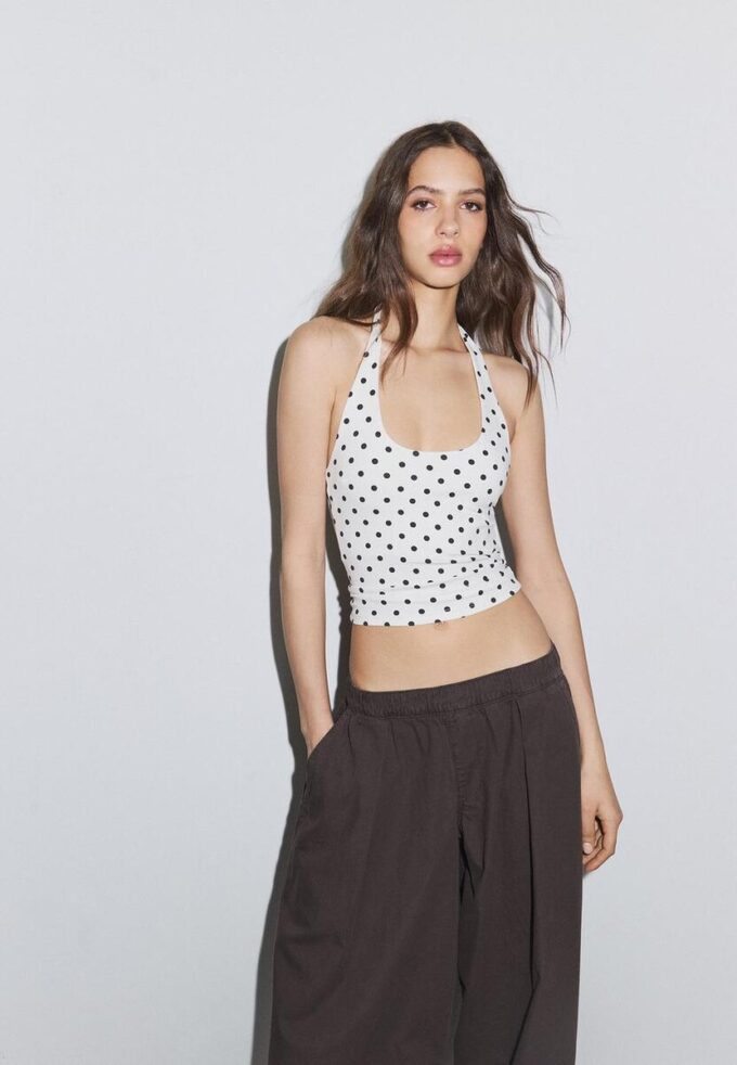 T-shirt com decote halter T-shirt com decote halter