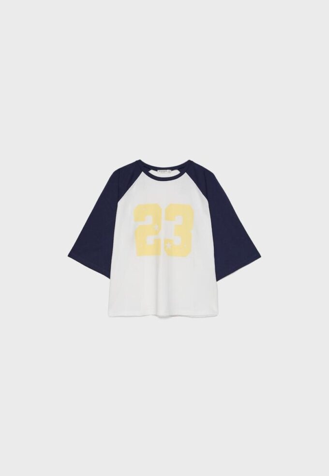T-shirt com mangas raglan