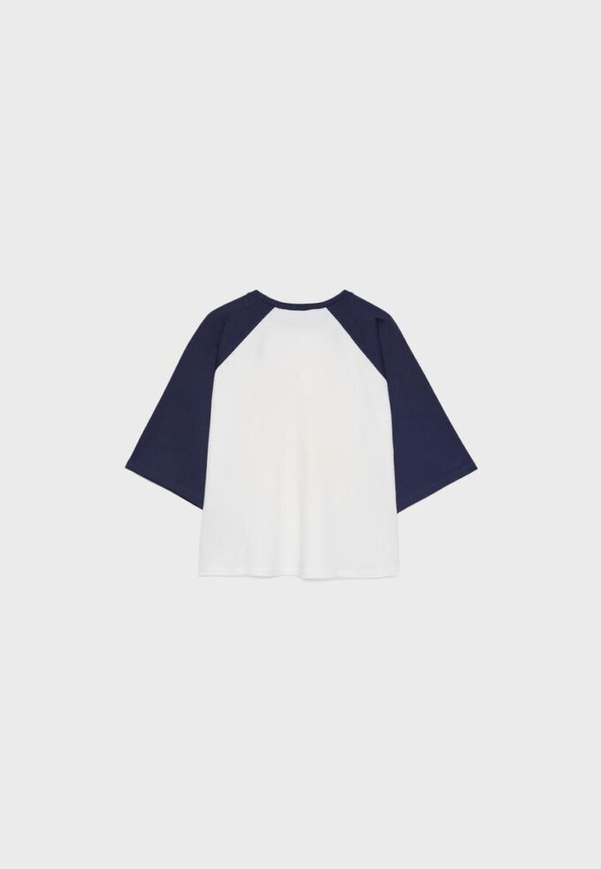 T-shirt com mangas raglan