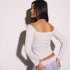 T-shirt de manga comprida com decote halter T-shirt de manga comprida com decote halter