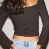 T-shirt de manga comprida com decote halter T-shirt de manga comprida com decote halter