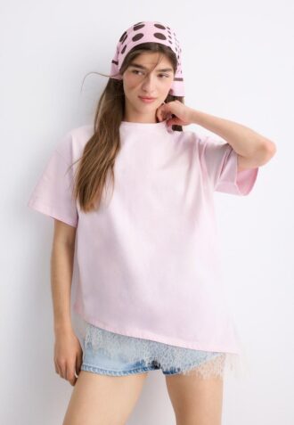 t shirt de manga curta com bainha em renda 1 2 330x477 - T-shirt de manga curta com bainha em renda