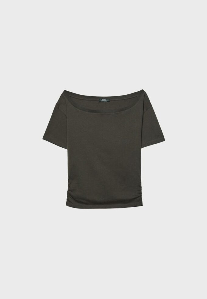 T-shirt de manga curta com decote em barco e franzidos T-shirt de manga curta com decote em barco e franzidos