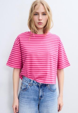 T-shirt de manga curta às riscas