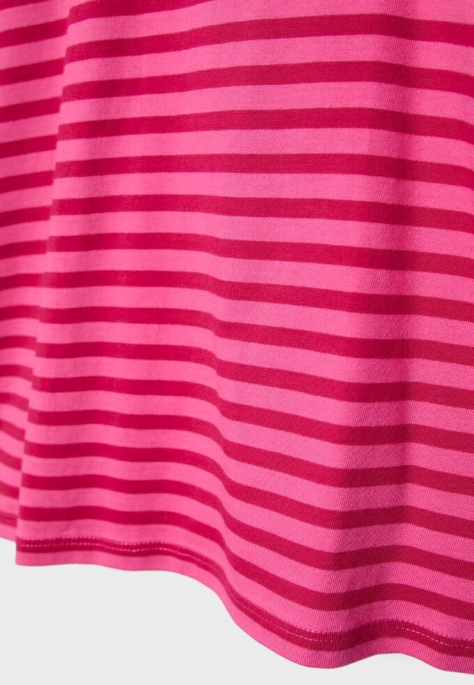 T-shirt de manga curta às riscas