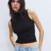 T-shirt sem mangas com gola em funil