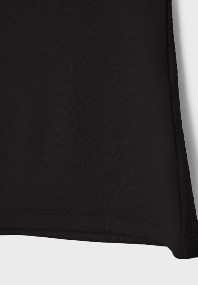 T-shirt sem mangas com gola em funil