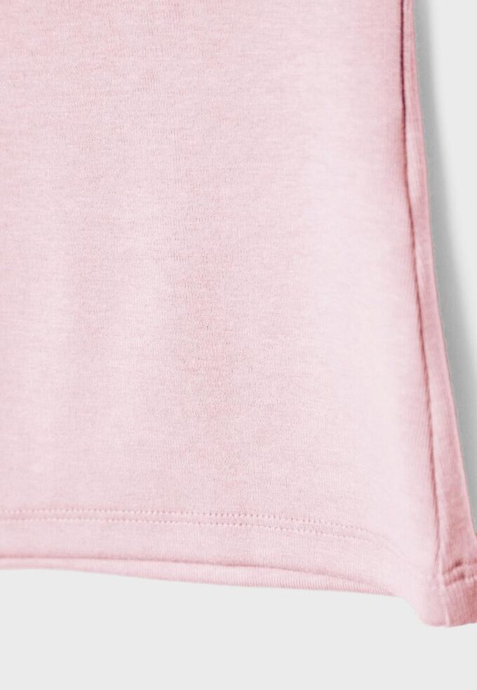 T-shirt sem mangas com gola em funil