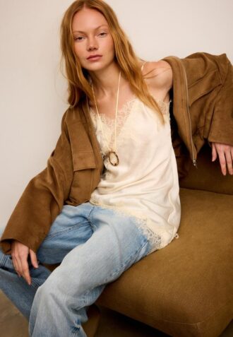 Top Camisola Assimétrico em Renda