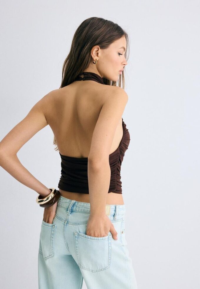 Top com franzido e decote halter Top com franzido e decote halter