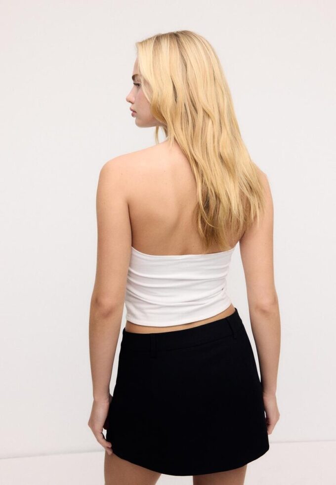 Top curto com decote halter